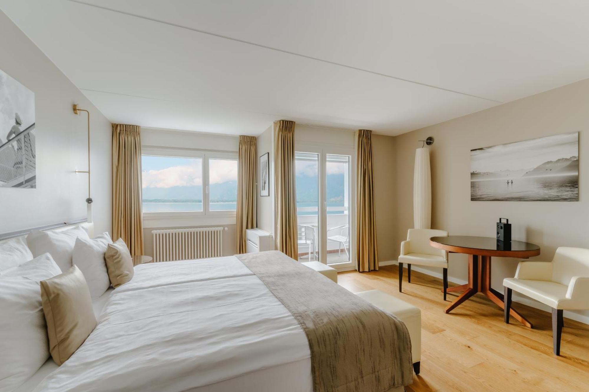 Mona Montreux