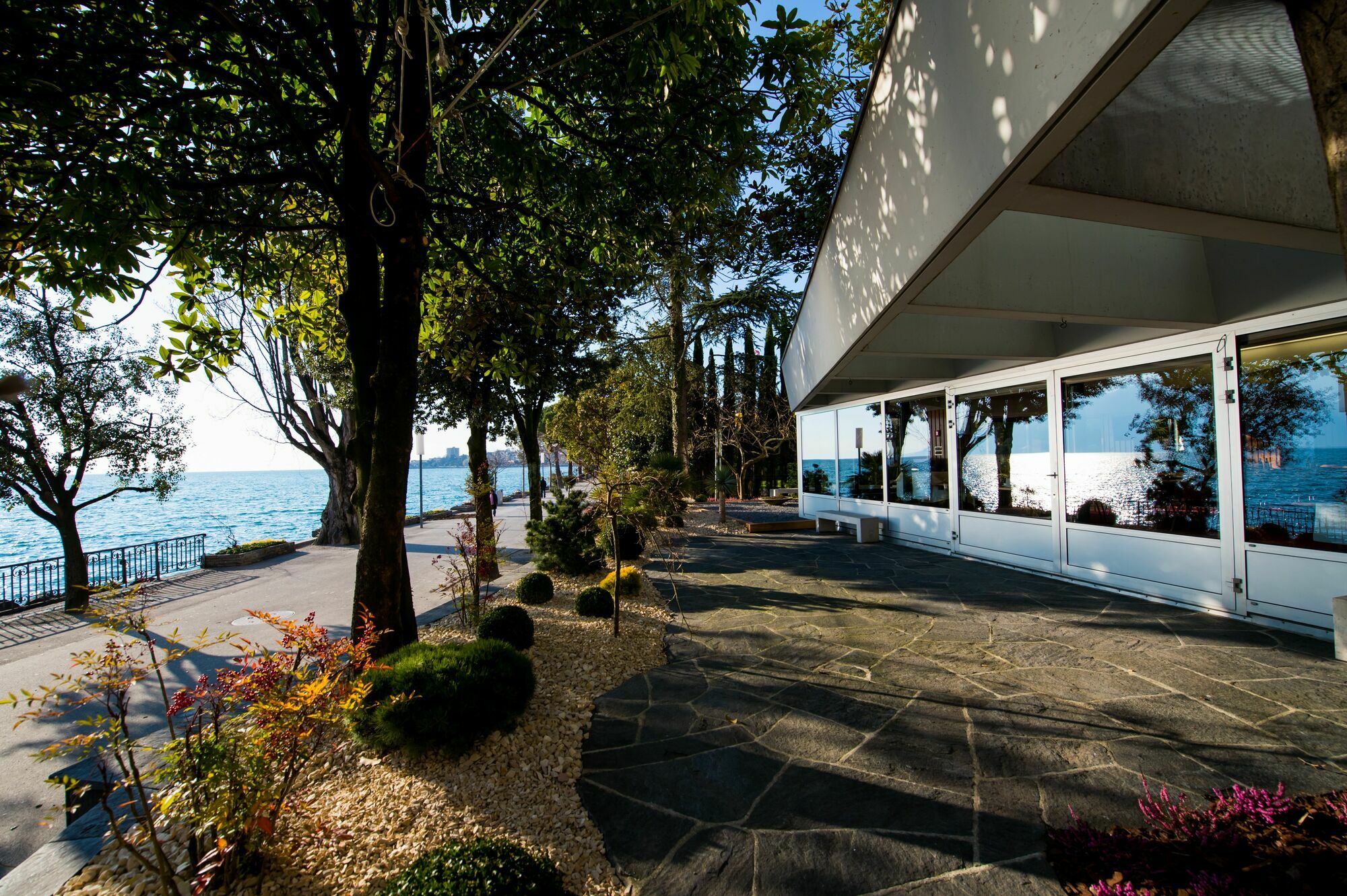 Mona Hotel 4*
