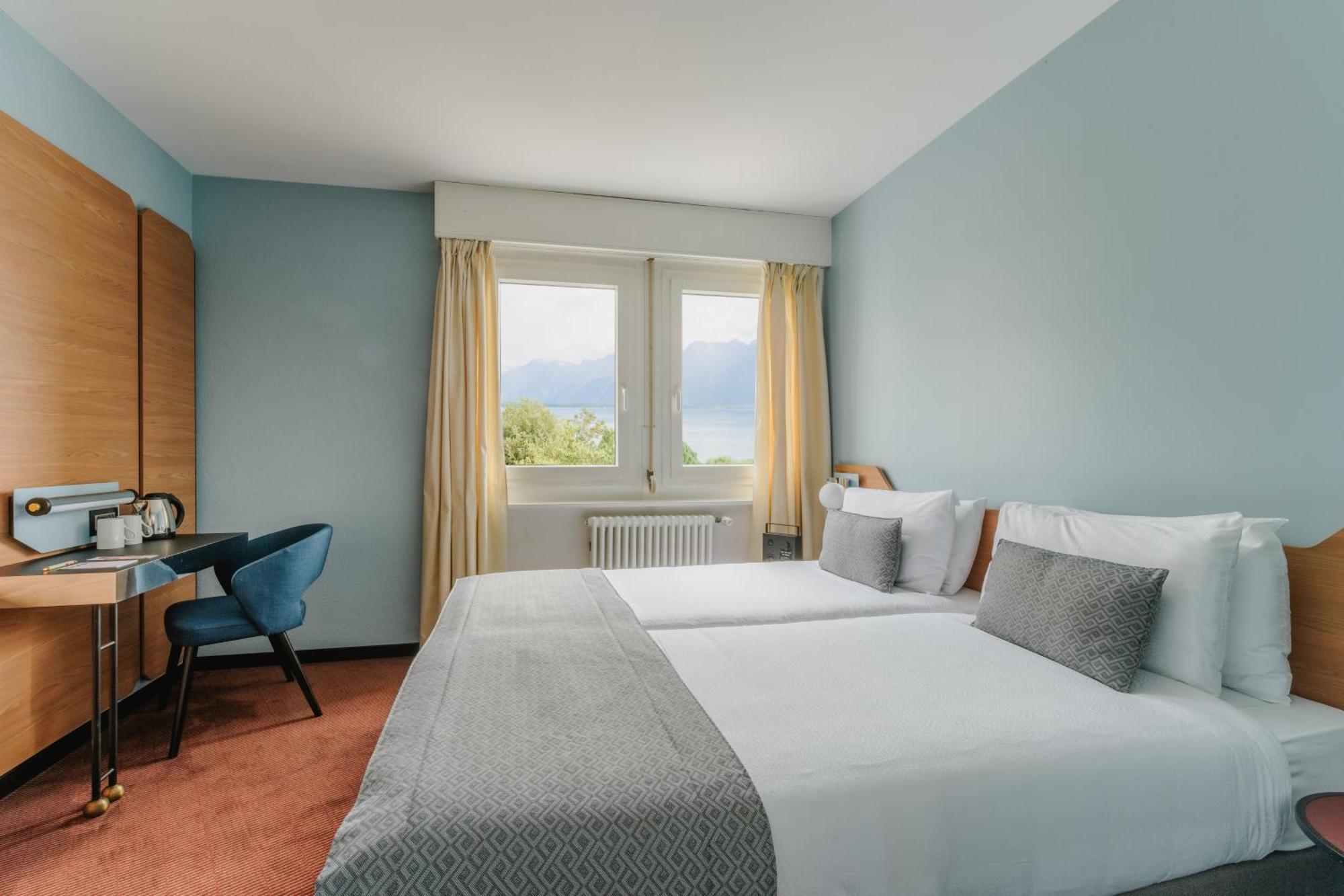 Mona Montreux