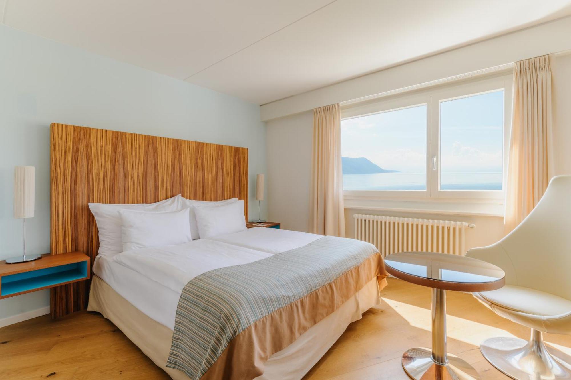 Mona Montreux